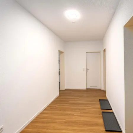 アパート With Balcony In